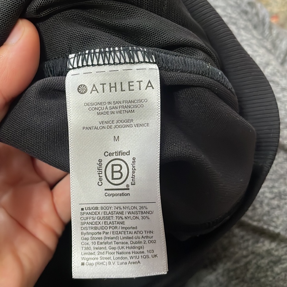 Athleta Black Venice High Rise Black Joggers size Medium - Picture 16 of 16